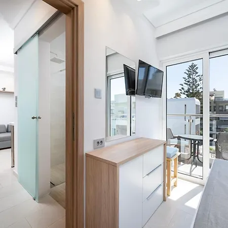 Poseidon Deluxe Apartamento *